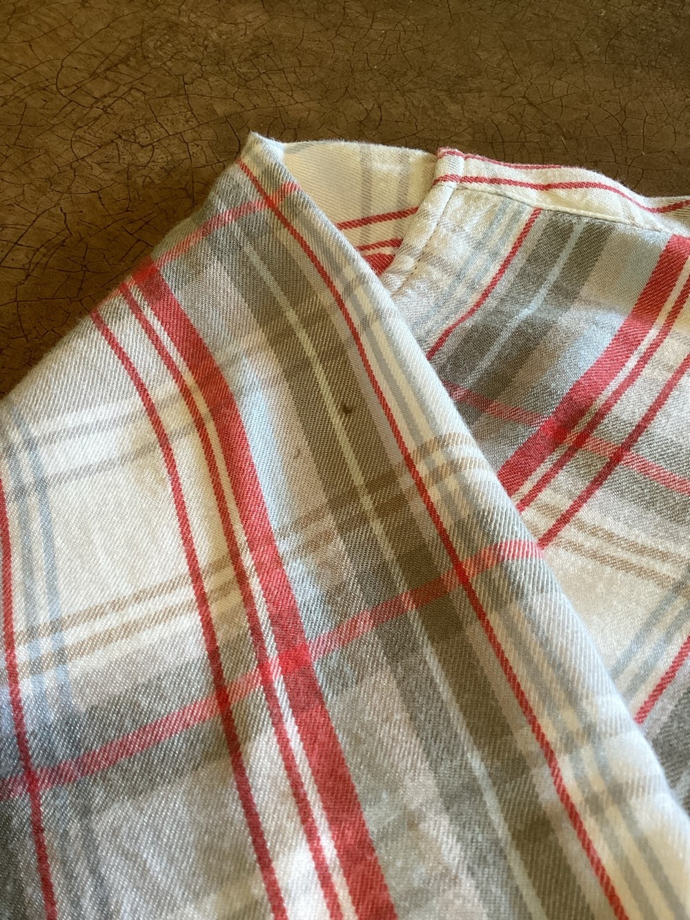 Levi’s Boyfriend Fit Plaid Button Down Shirt Medium Red Gray White Cotton - Picture 16 of 16